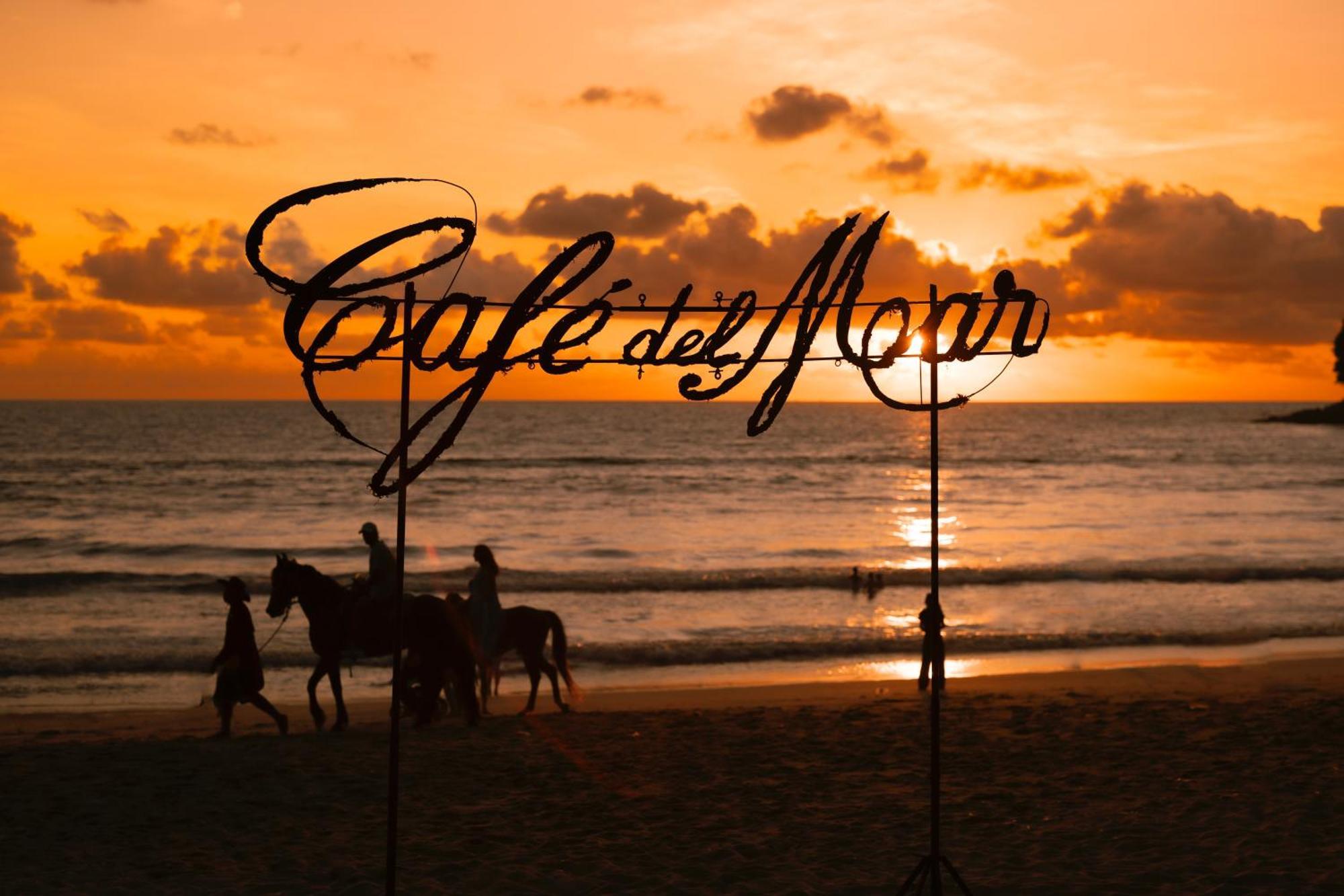 Cafe Del Mar Phuket - Suite & Penthouse Kamala Beach Esterno foto