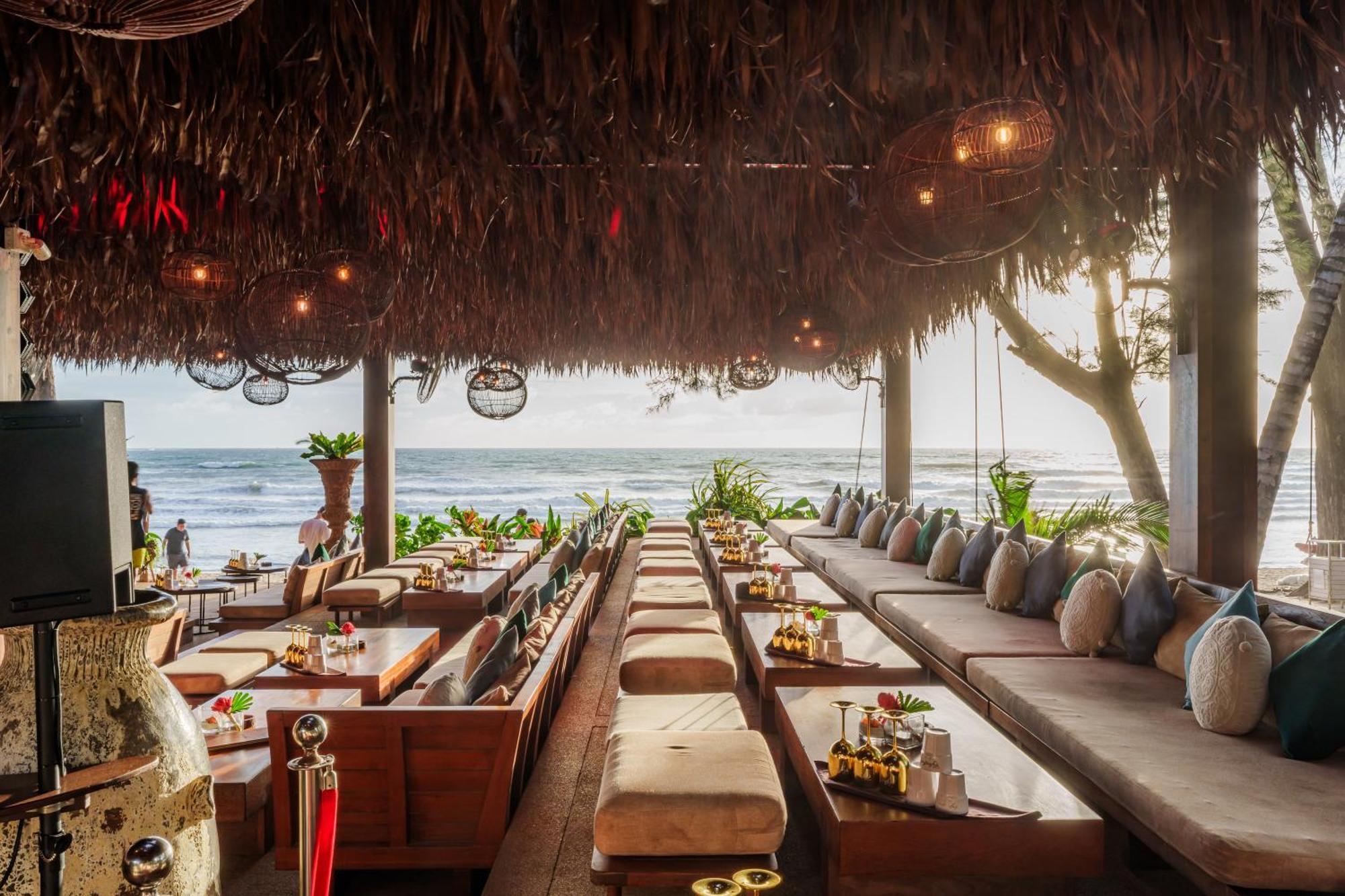 Cafe Del Mar Phuket - Suite & Penthouse Kamala Beach Esterno foto
